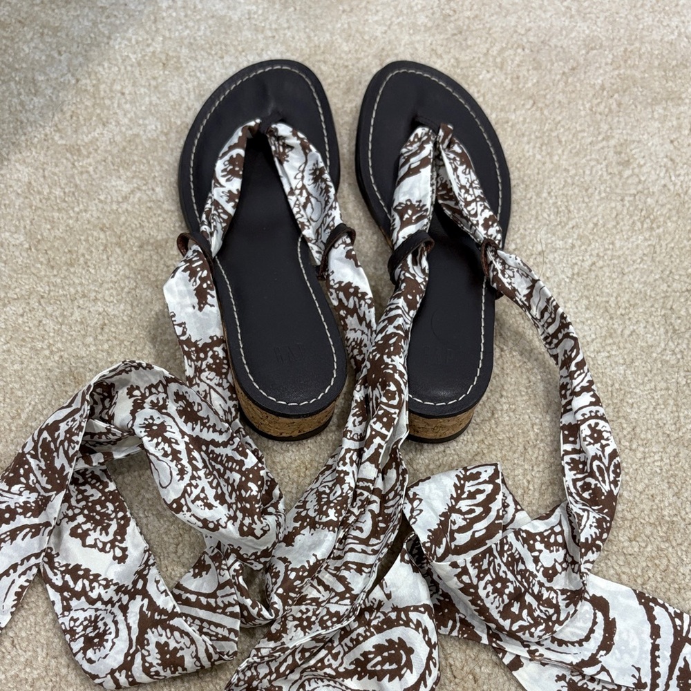 GAP Black and Brown Women's Sandals